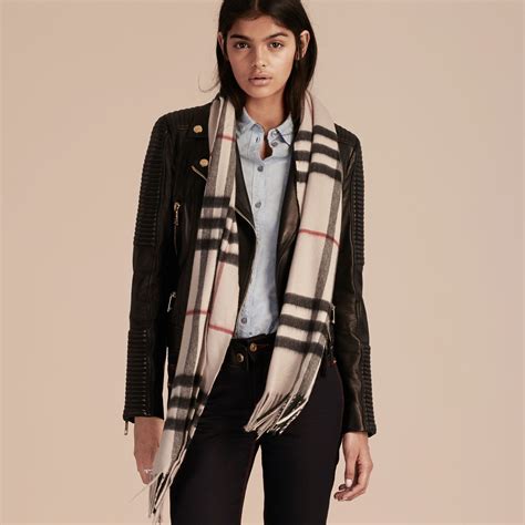 Womens Burberry Scarf 